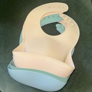 Mushie Silicone Bibs [Set of 4 | Neutral Colors]